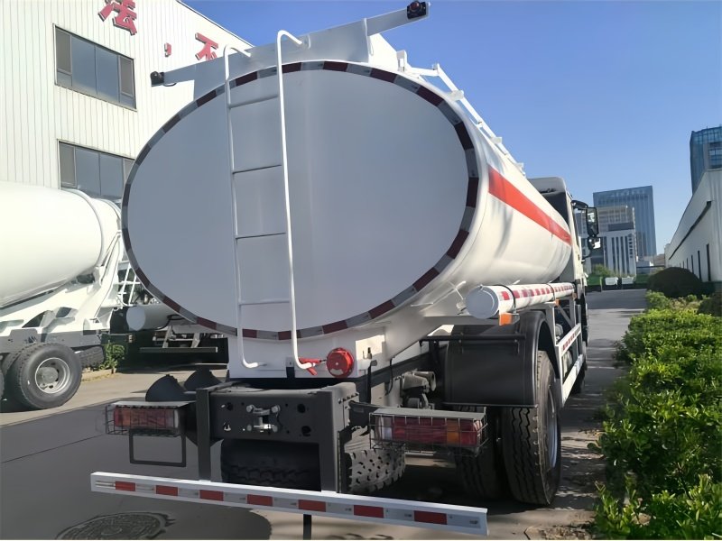 HOWO 4x2 15000 L Fuel Tanker Truck