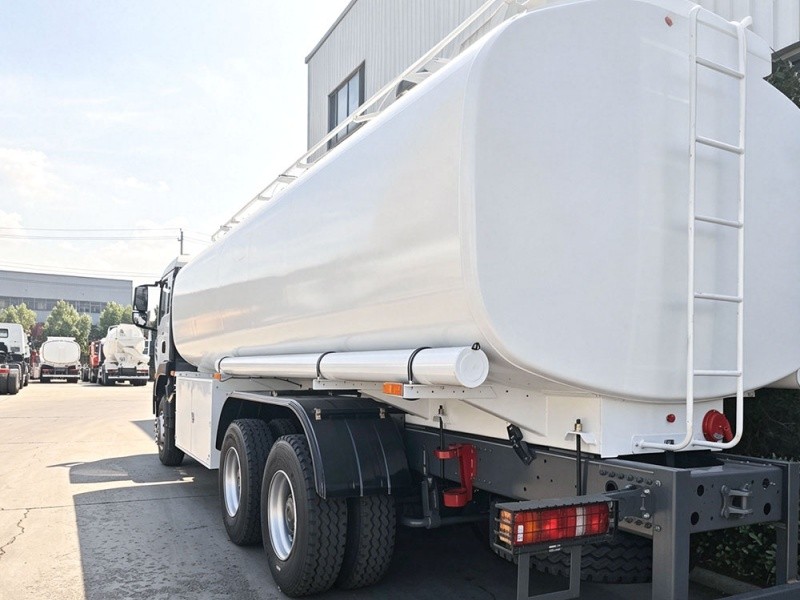 HOWO TX 336 6x4 fuel tank truck-2