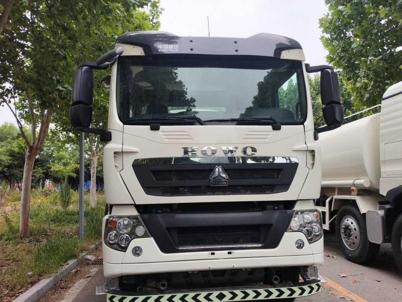 HOWO NX 8x4 Water Tank Truck