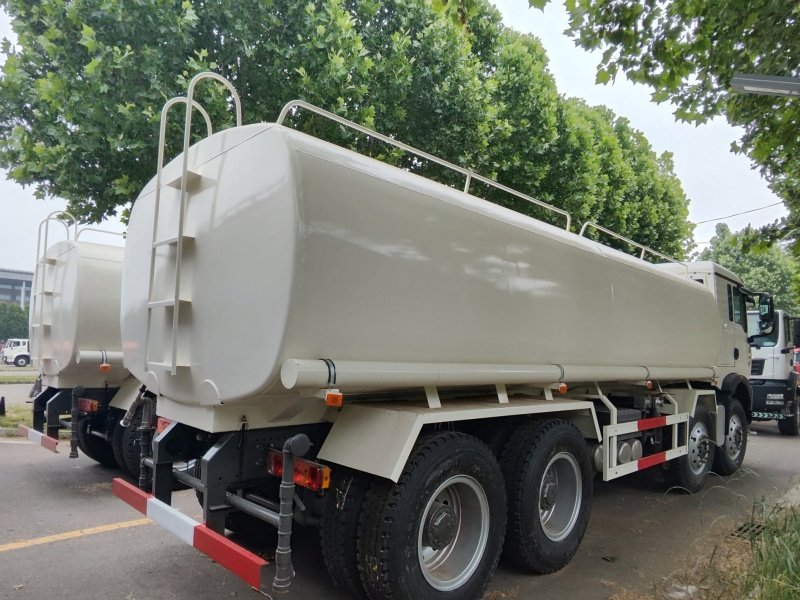 HOWO NX 8x4 Water Tank Truck