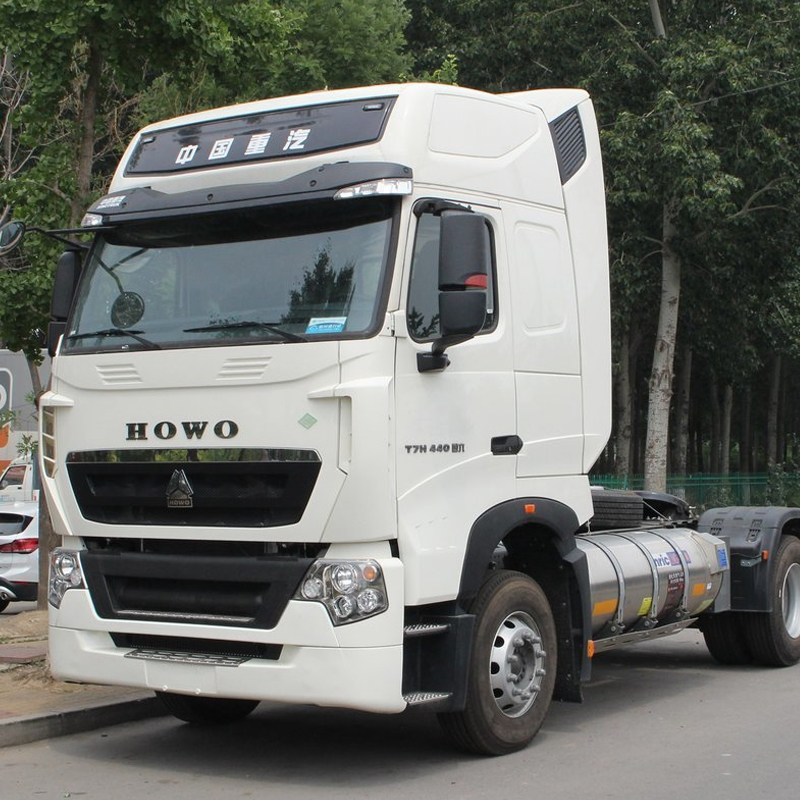 Used HOWO T7h 4*2 440 HP Euro 5 Truck Head Tractor for Sale