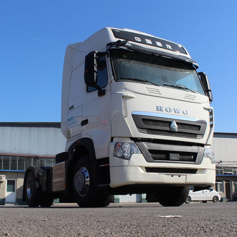 Used HOWO T7h 4X2 500 HP Tractor Truck