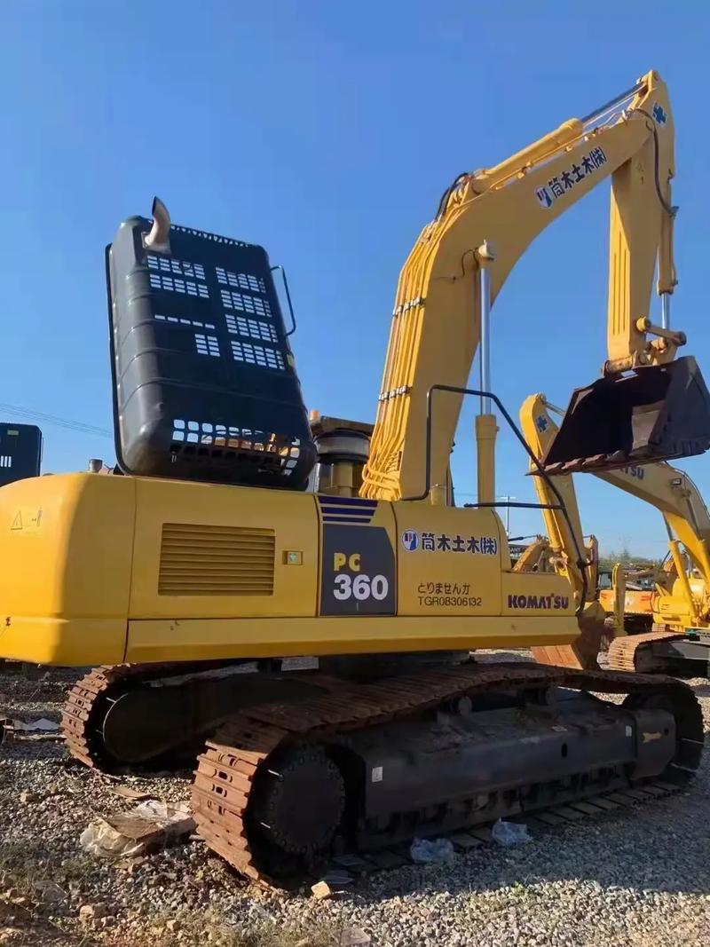 Used tracked excavators