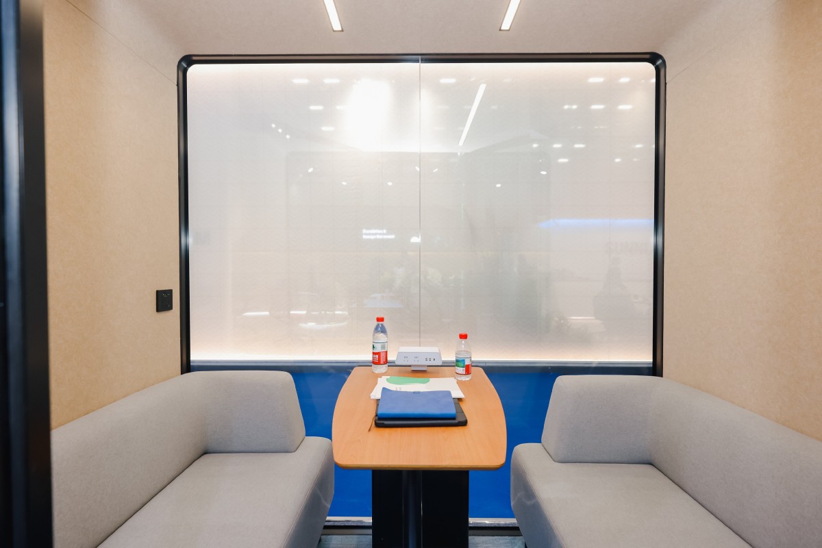 telebooth meeting pod indoor