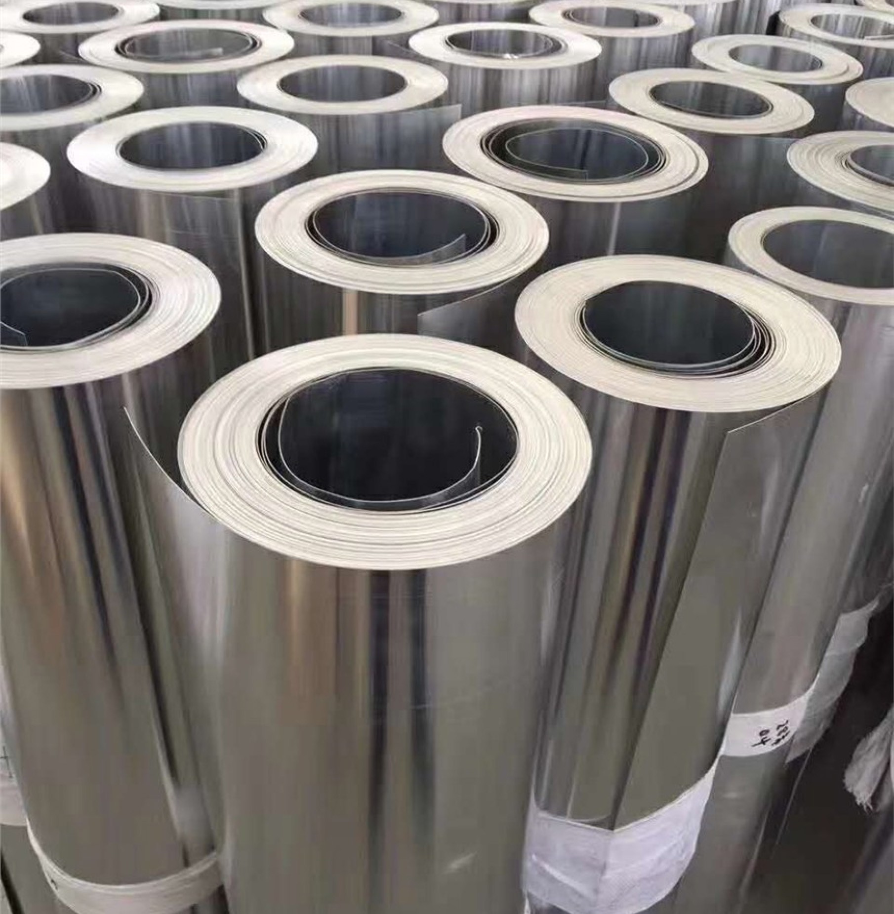 Mass Production of A63 New-Type Aluminum-Plastic Film Specialized Aluminum Foil Empowers New Energy Battery Packaging Upgrades