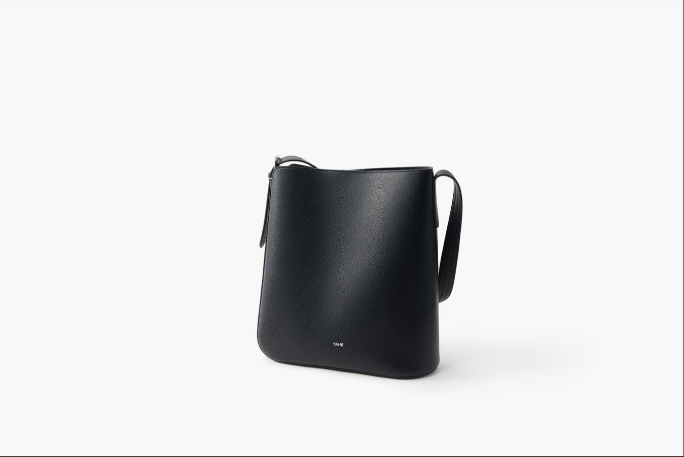 Litchi pattern / Large capacity water bucket bag