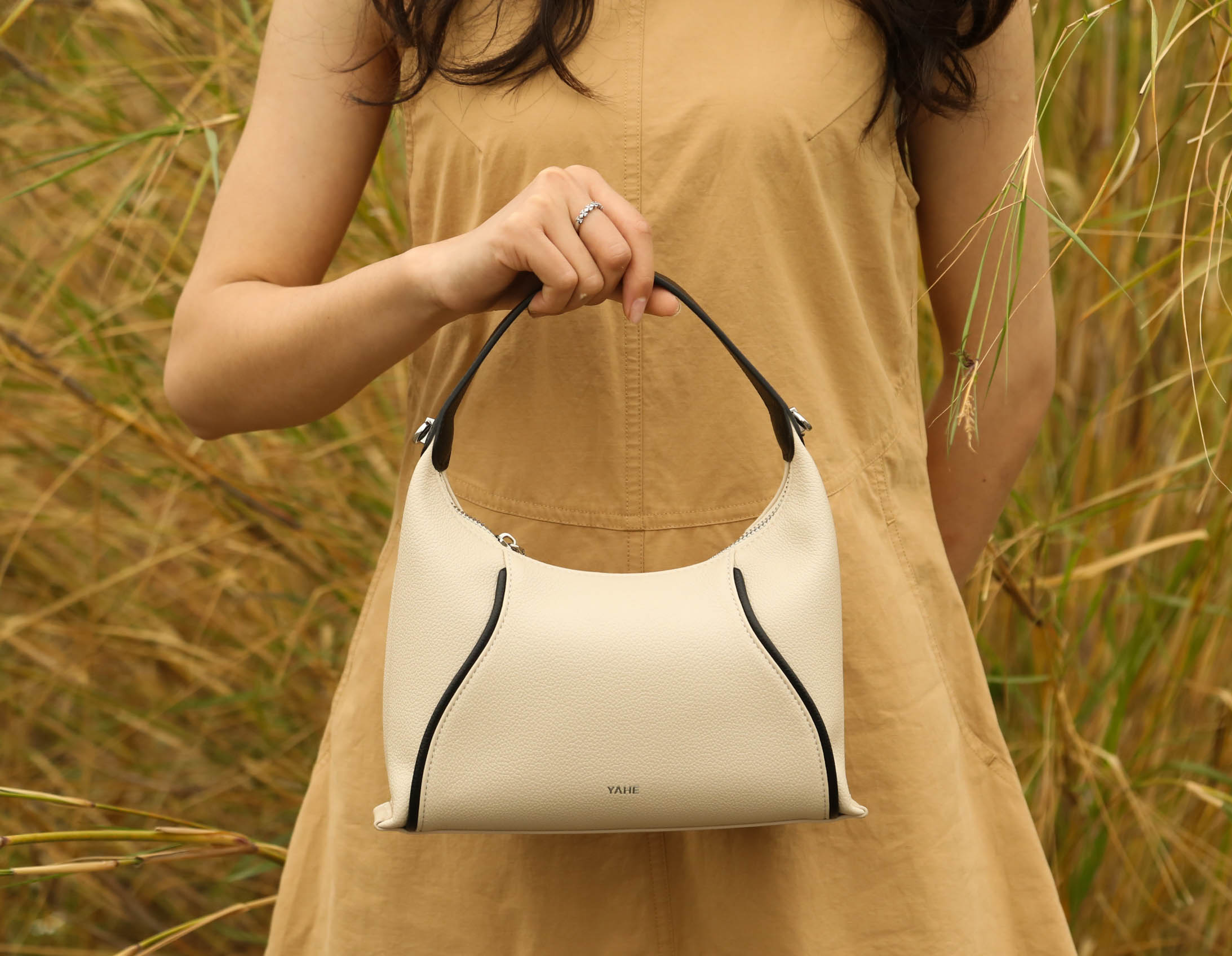 Litchi grain / Small HOBO underarm bag