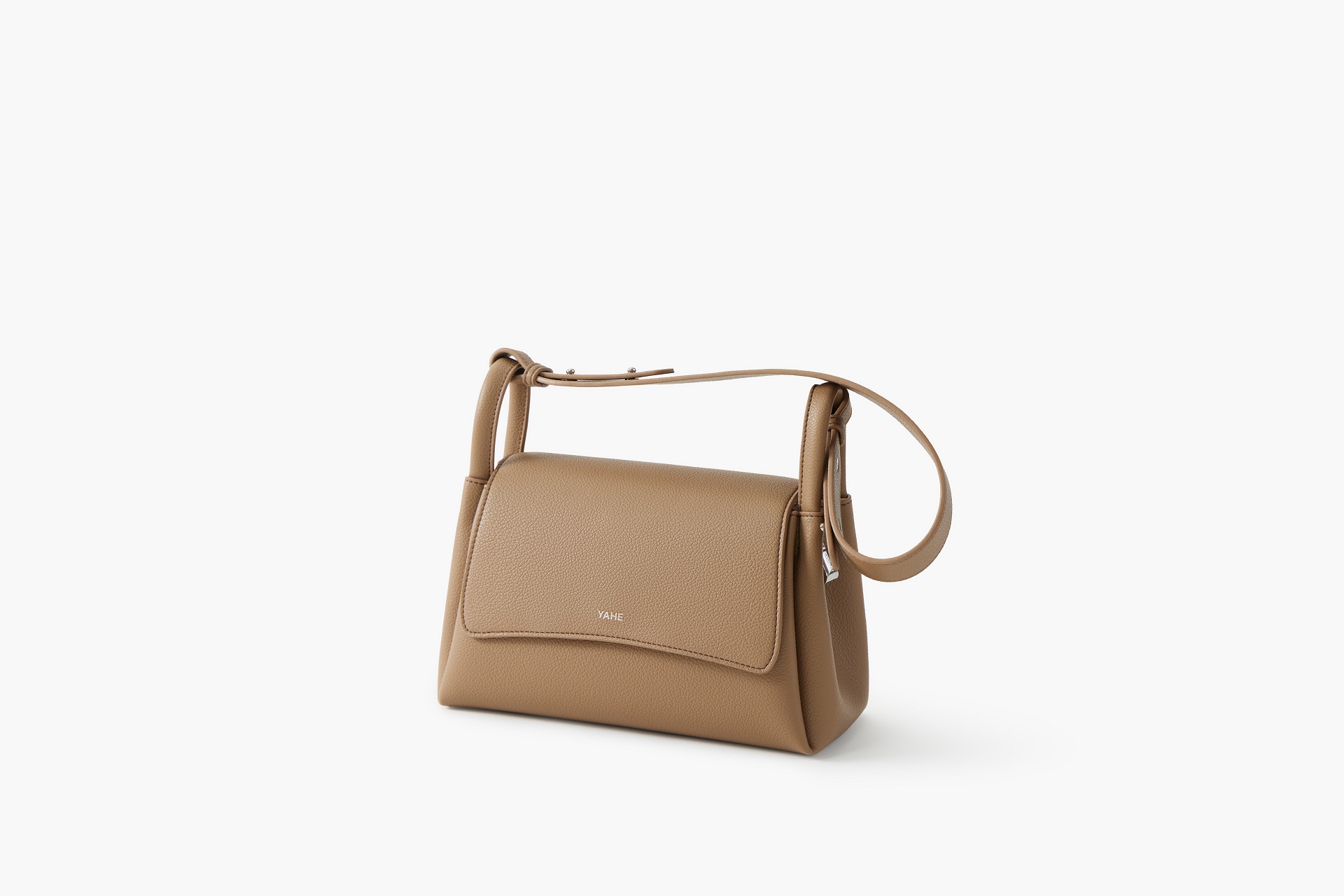 Litchi pattern / Flip-top messenger bag