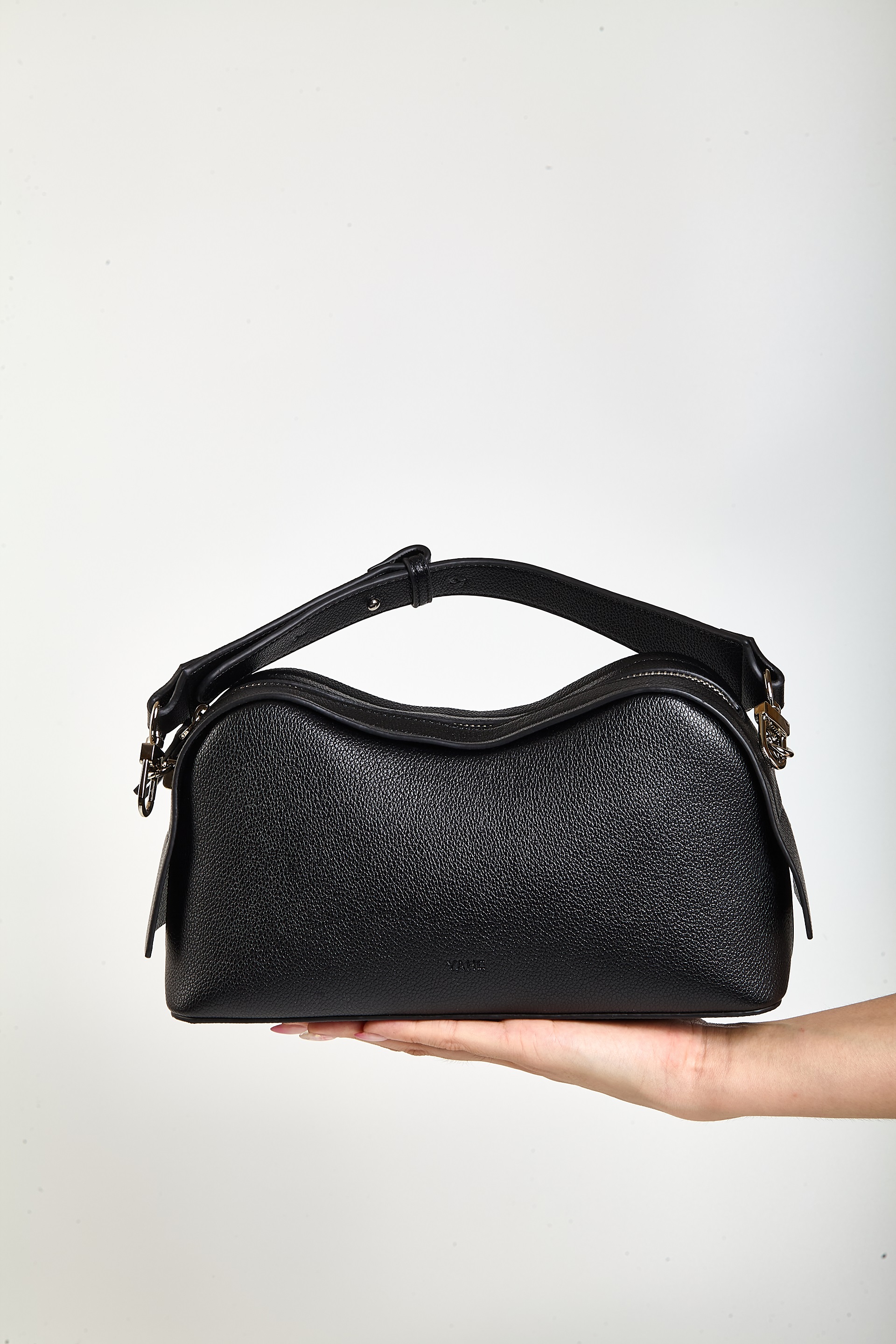 Litchi Grain / Gummy Pillow Bag