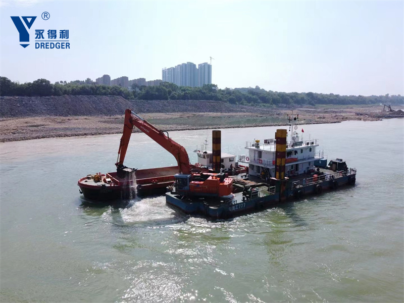 Backhoe Dredger