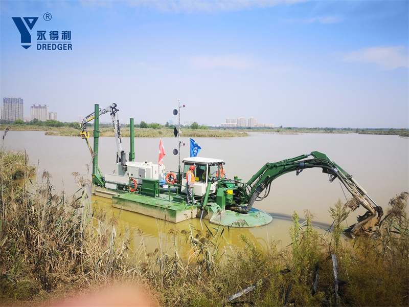 Amphibious Dredger