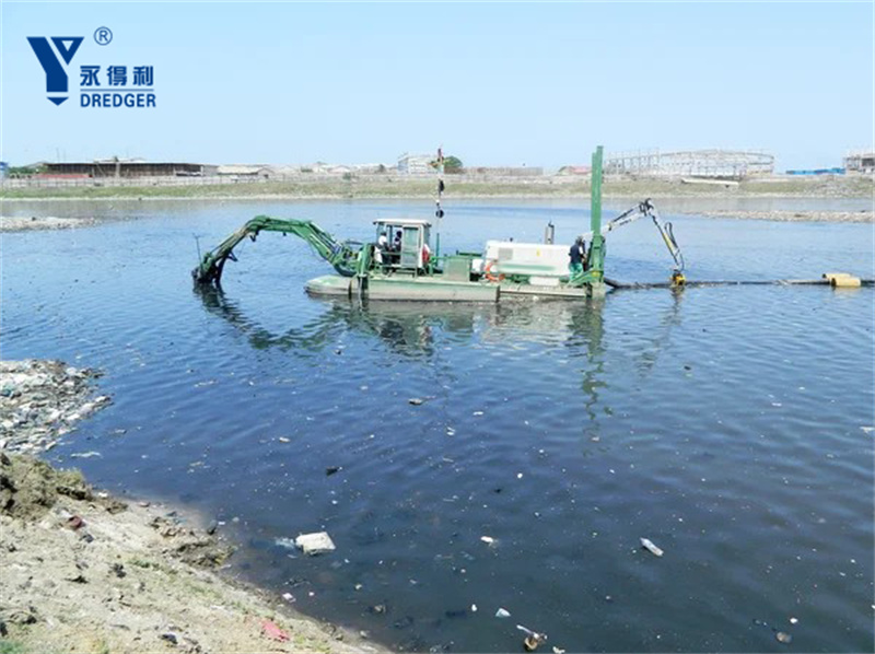 Amphibious Dredger