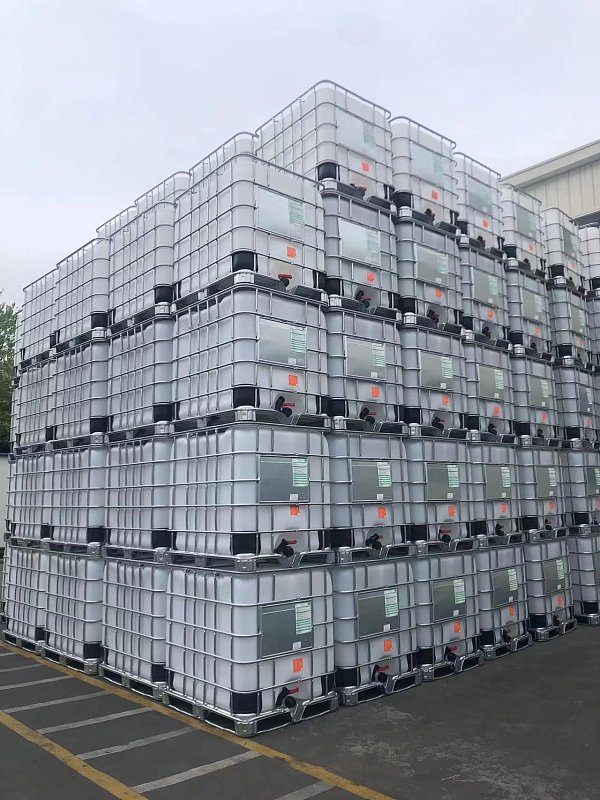 2 photos d'emballage de liquide du produit