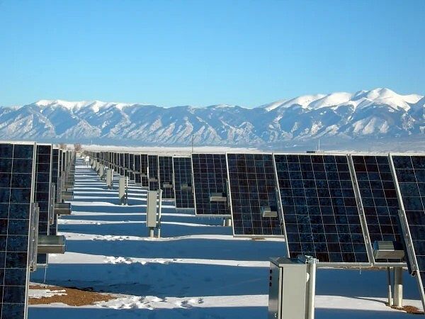 Temperature & Shading Impact on Mono vs Poly Panels Temperature & Shading Impact on Mono vs Poly Panels