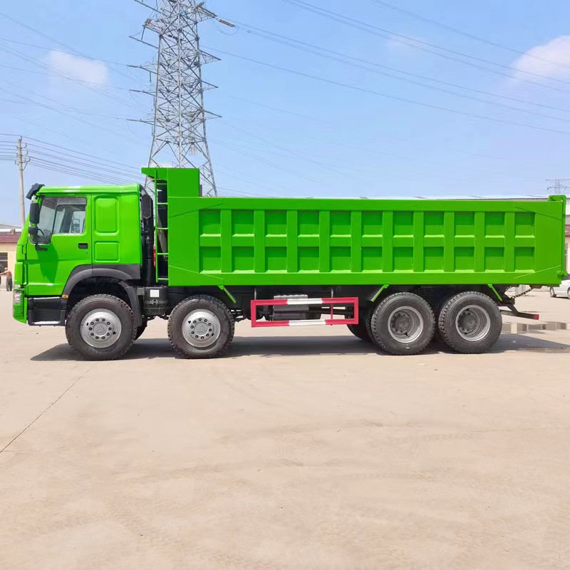 Camion-benne Sinotruk Howo 375HP 8x4 à 12 roues, charge 50 Tons