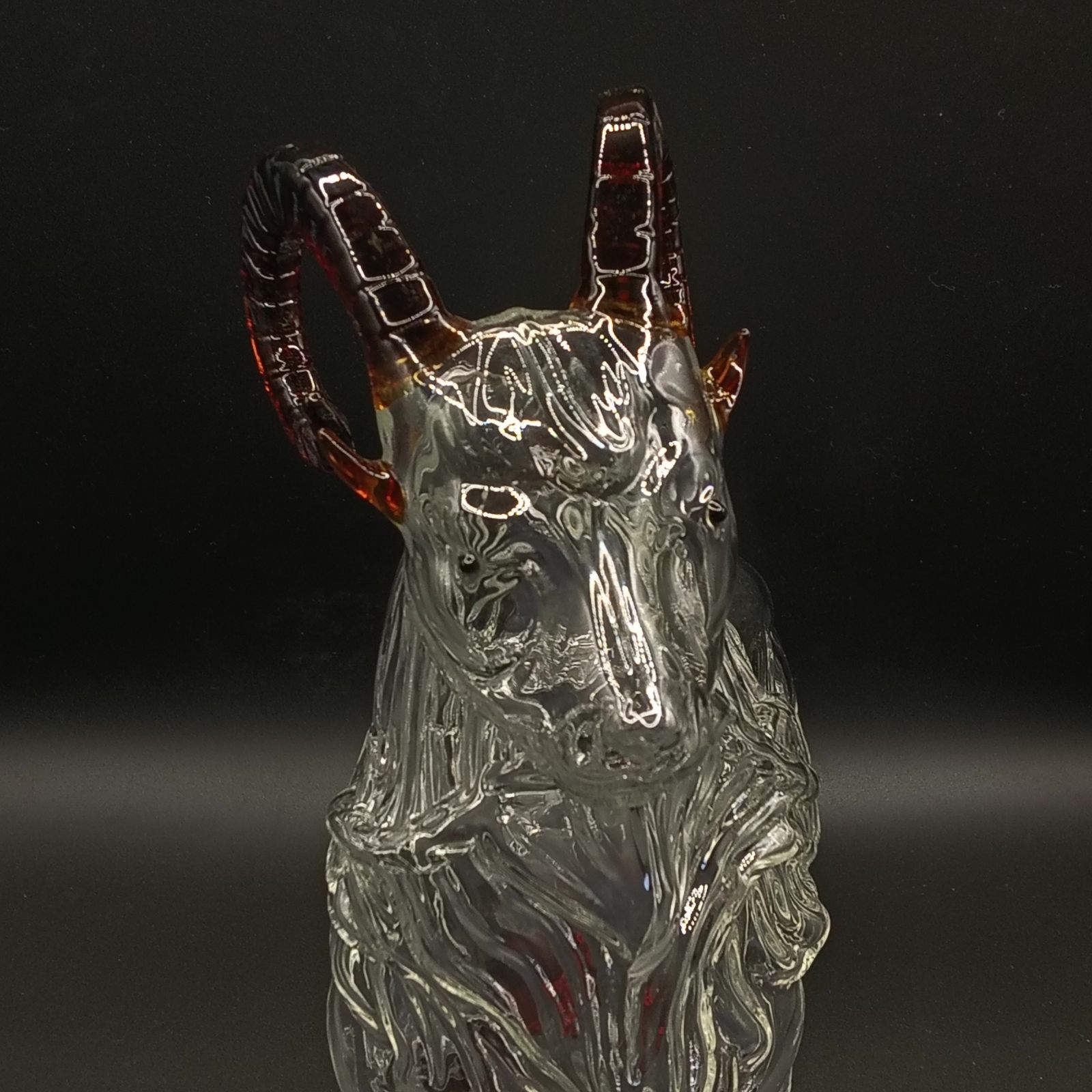 p-8，Goat shaped glass bottle