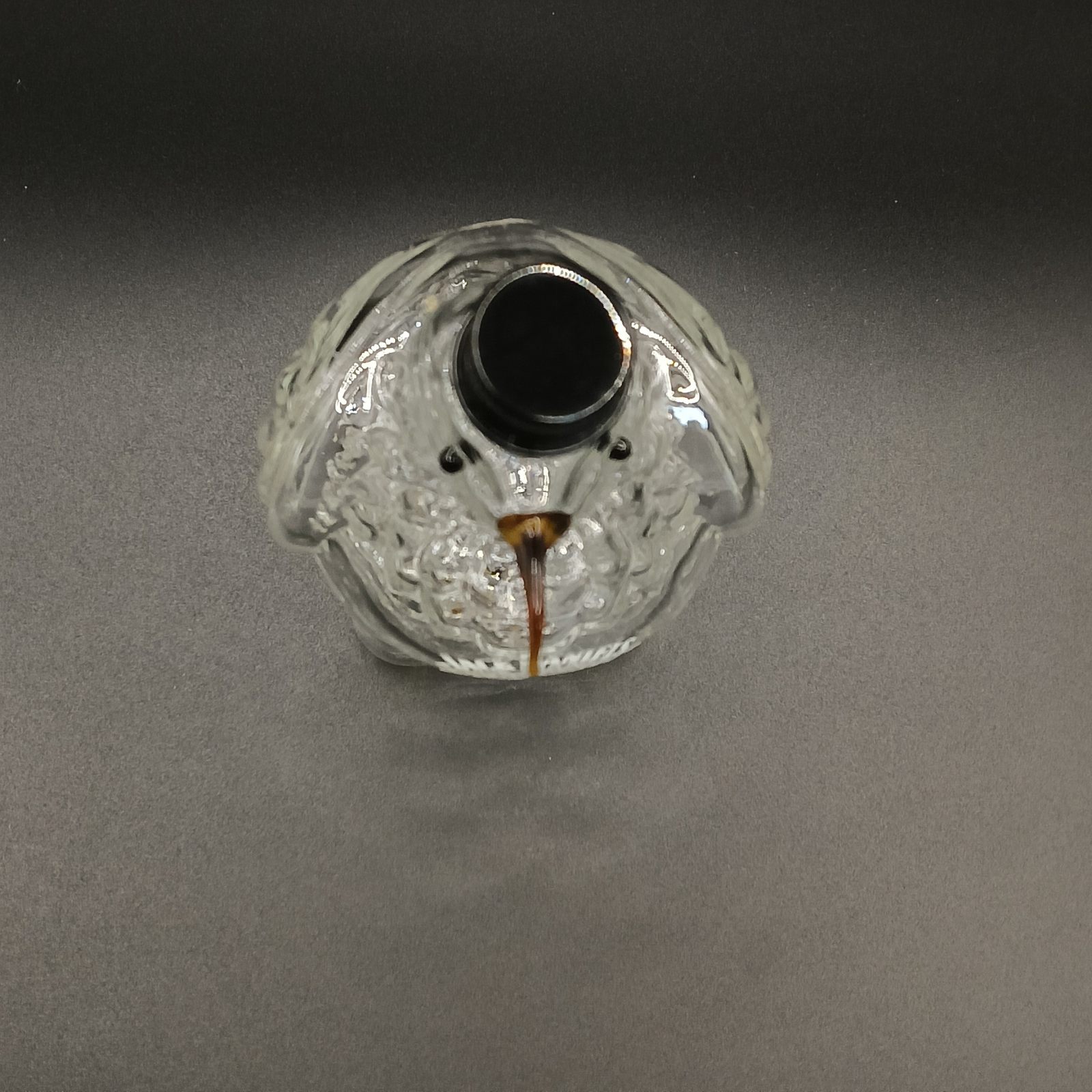 p-3，Bird spout glass bottle