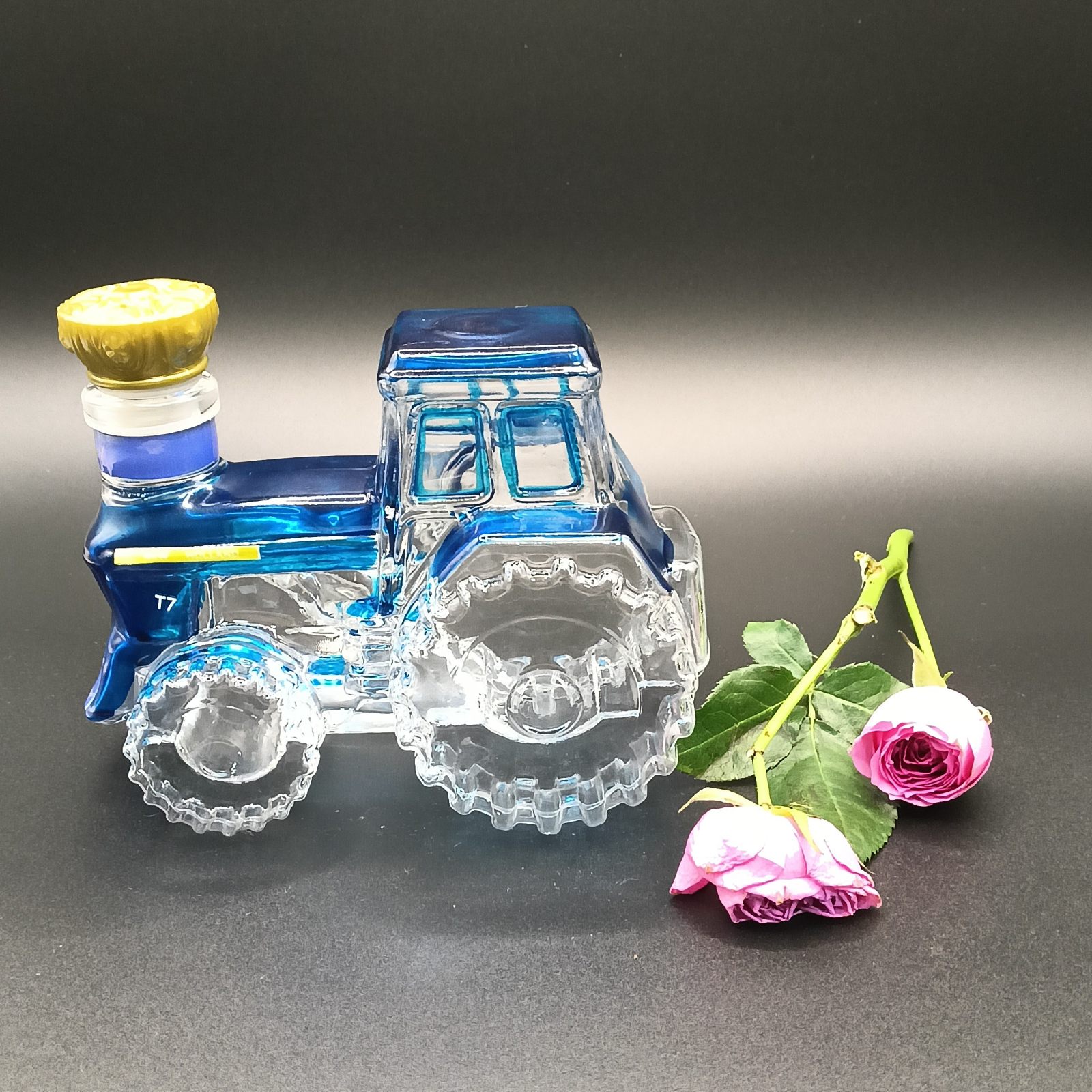 P-27，Blue Tractor shaped glass bottle