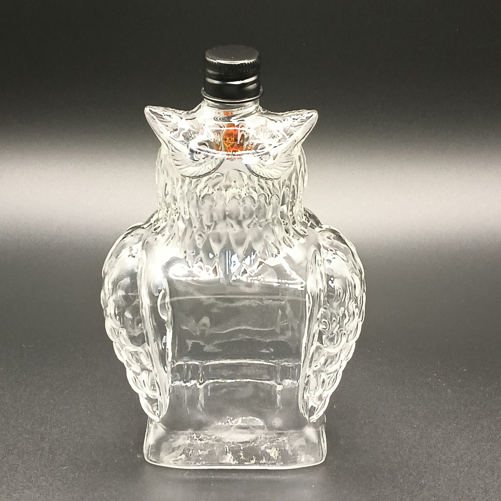 P-25，Owl shaped glass bottle