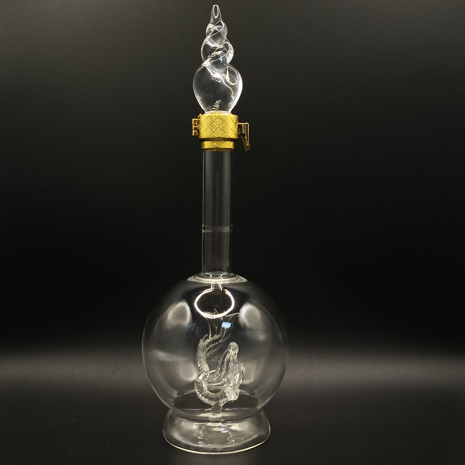 P-24，Spherical Dragon shaped glass bottle