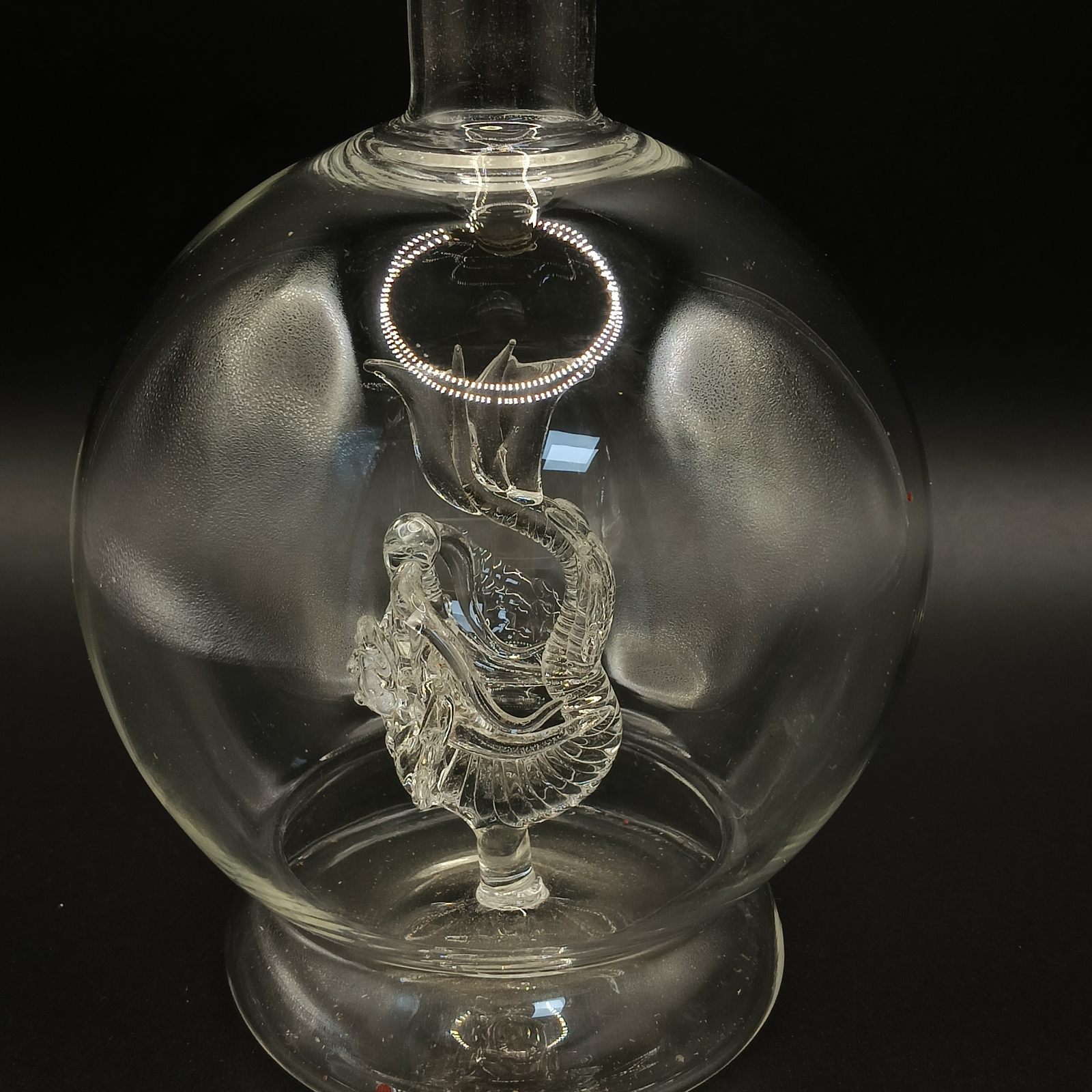 P-24，Spherical Dragon shaped glass bottle