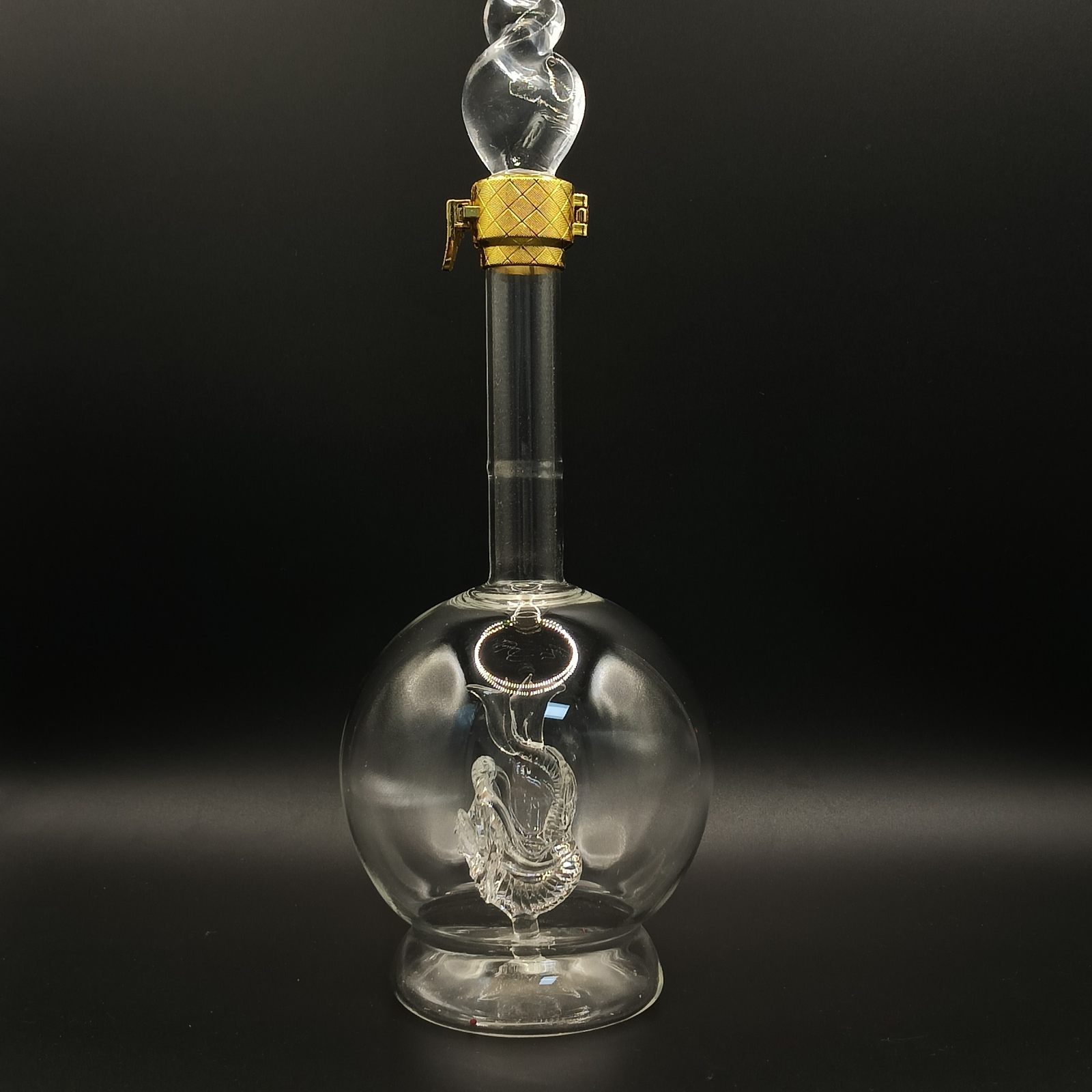 P-24，Spherical Dragon shaped glass bottle