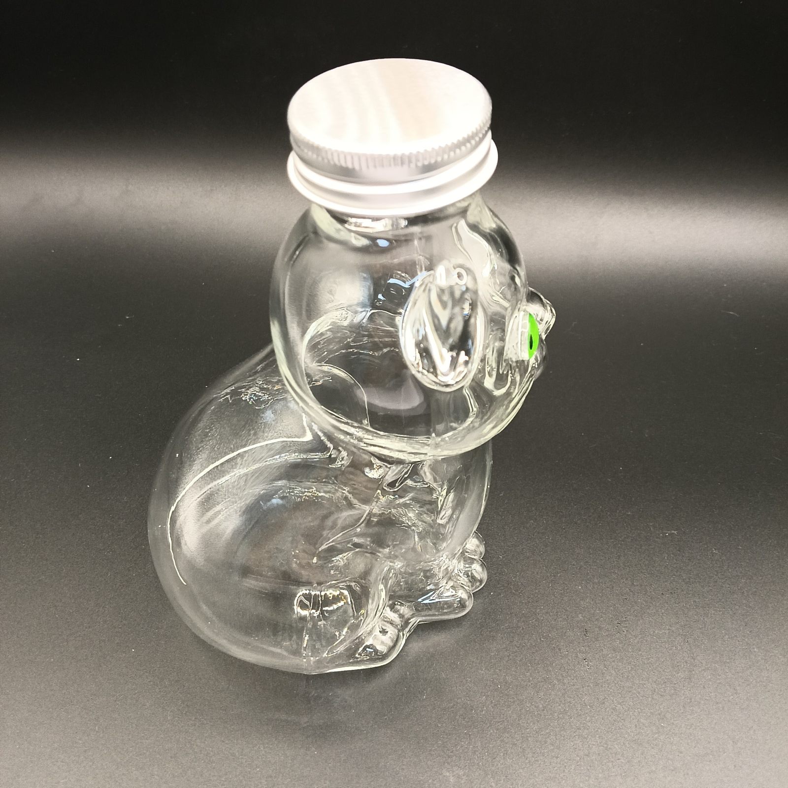 P-18，Cat shaped glass bottle