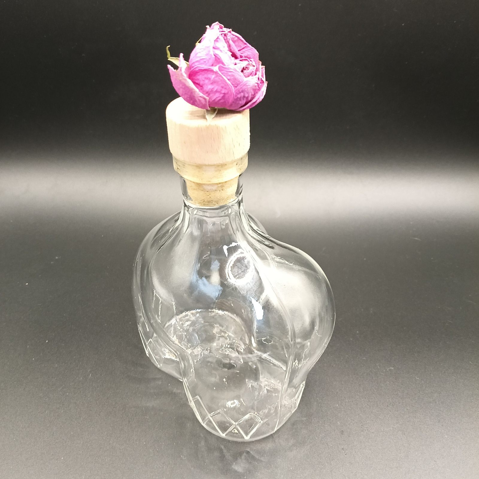 P-17，Butt shaped glass bottle