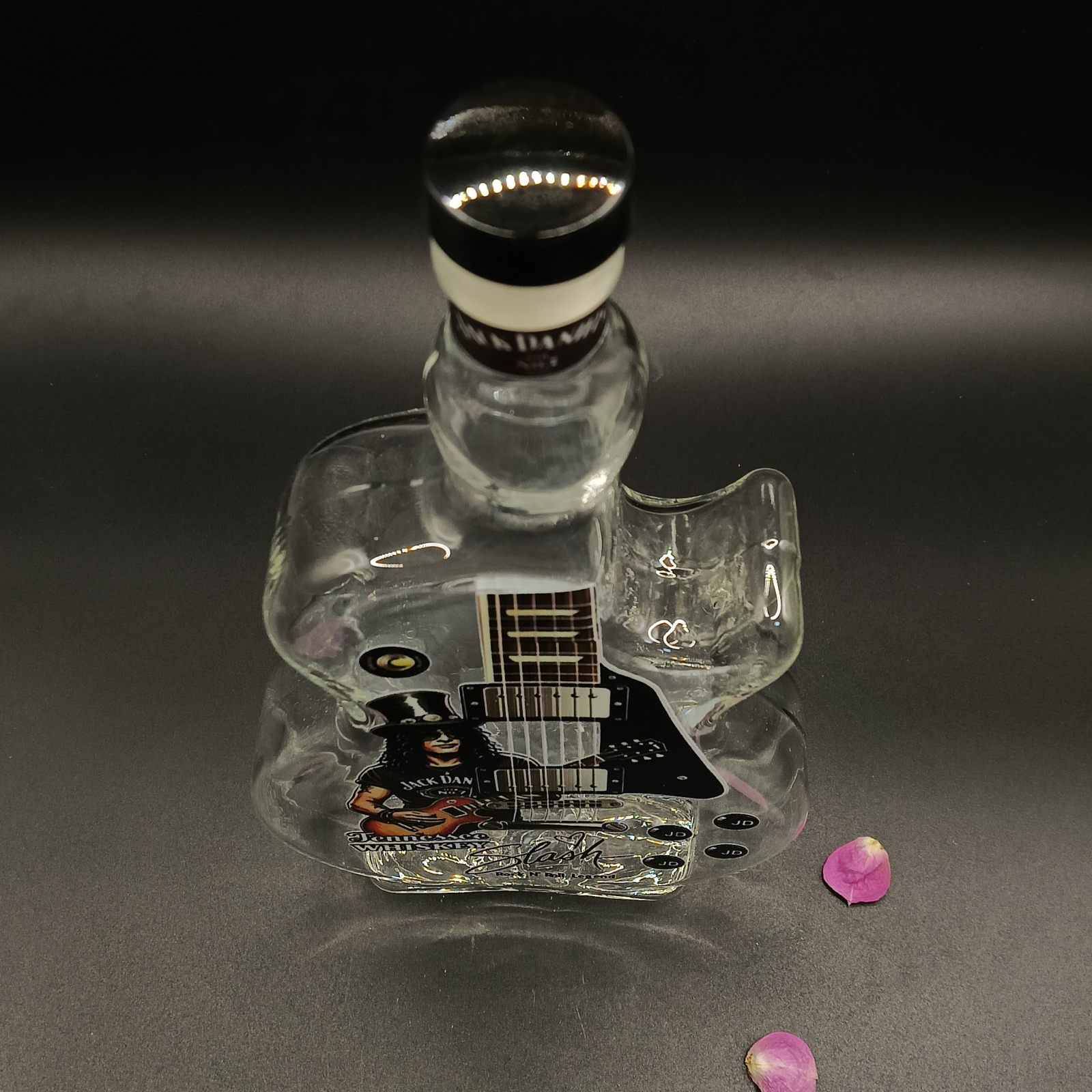 P-15,  Violin Design creative glass bottle