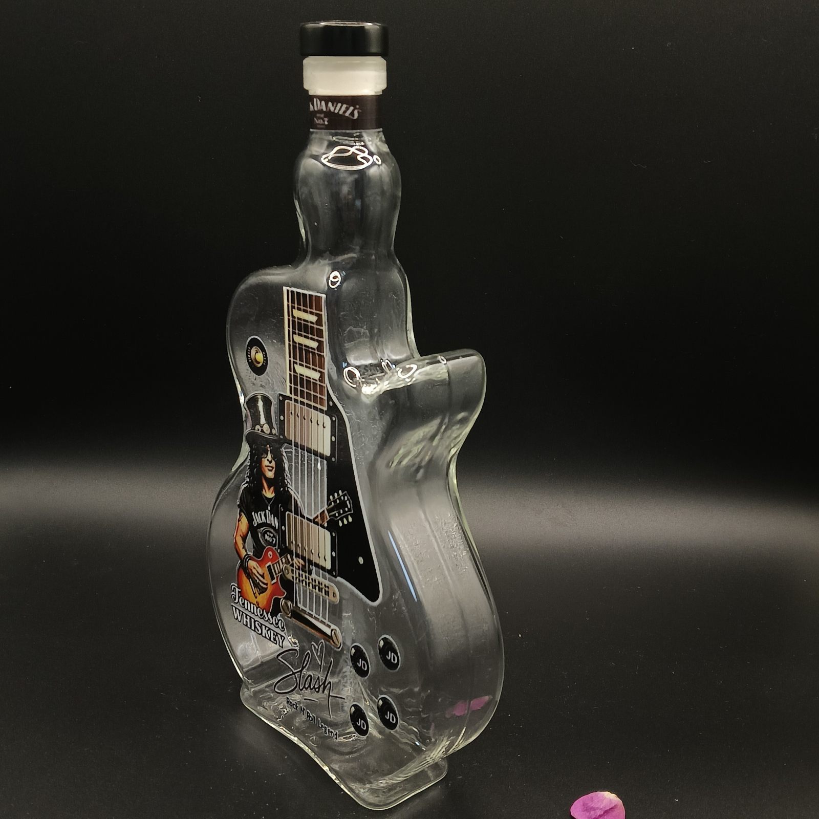 P-15,  Violin Design creative glass bottle
