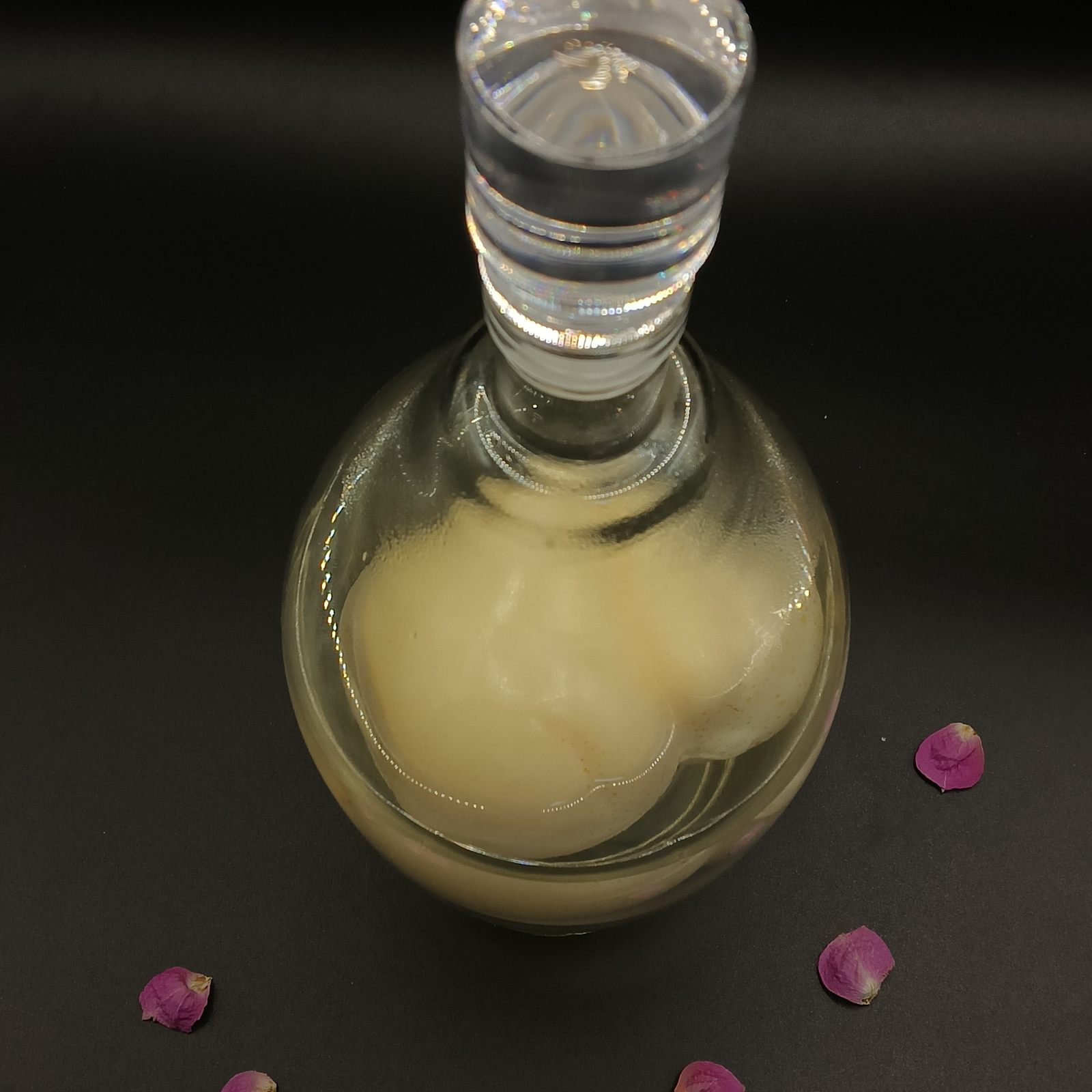 P-12，Pear inside Glass bottle