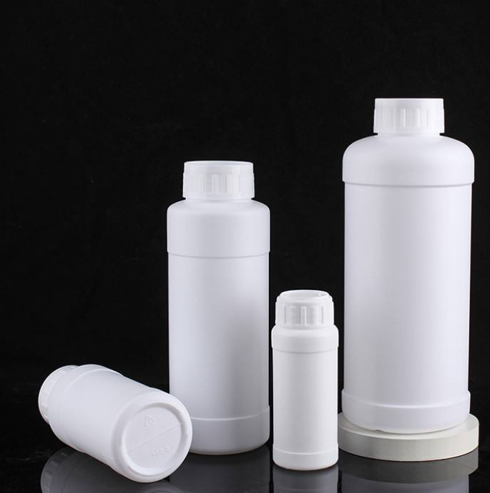 Plastic dispensing bottle