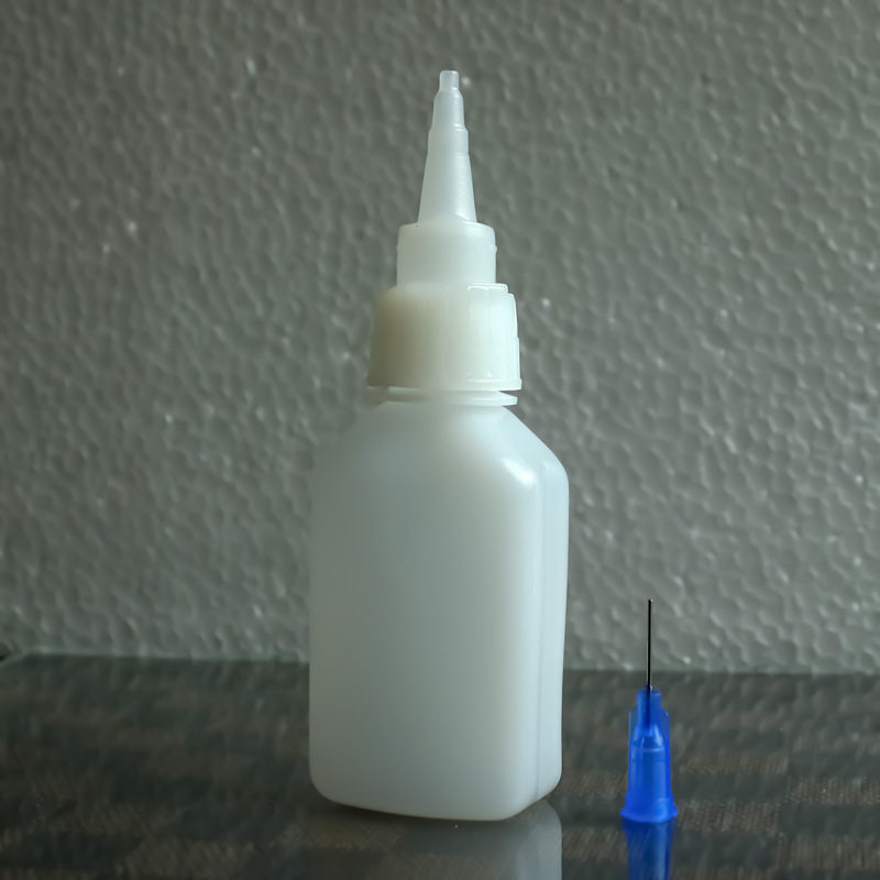 glue dropper bottle