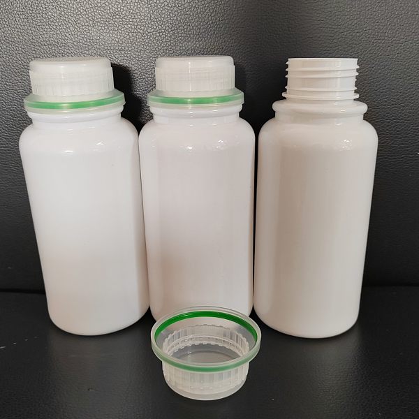 liquid dispensing bottles