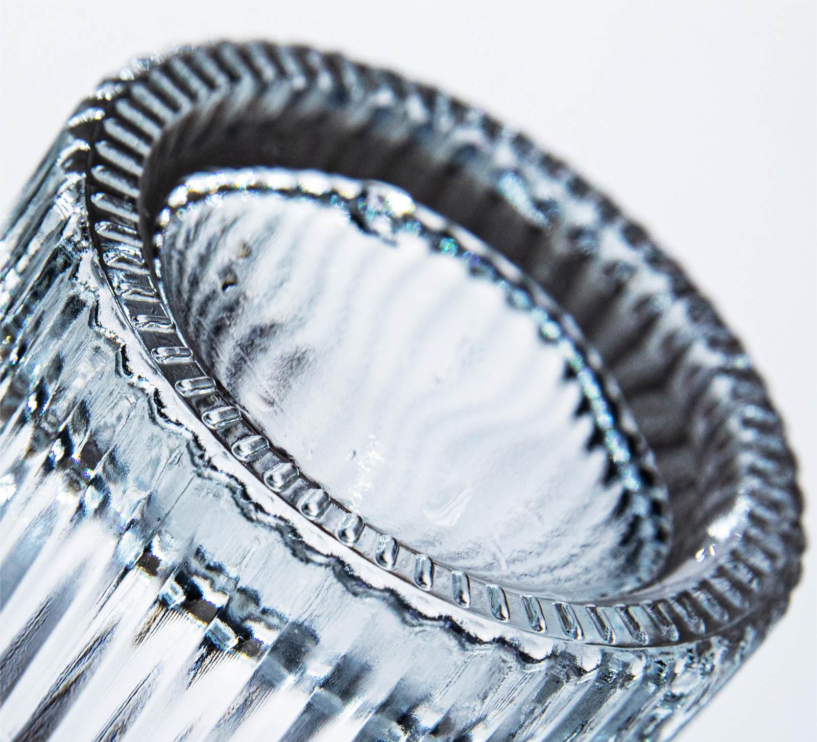 A14 Striped crystal glass wine bottle