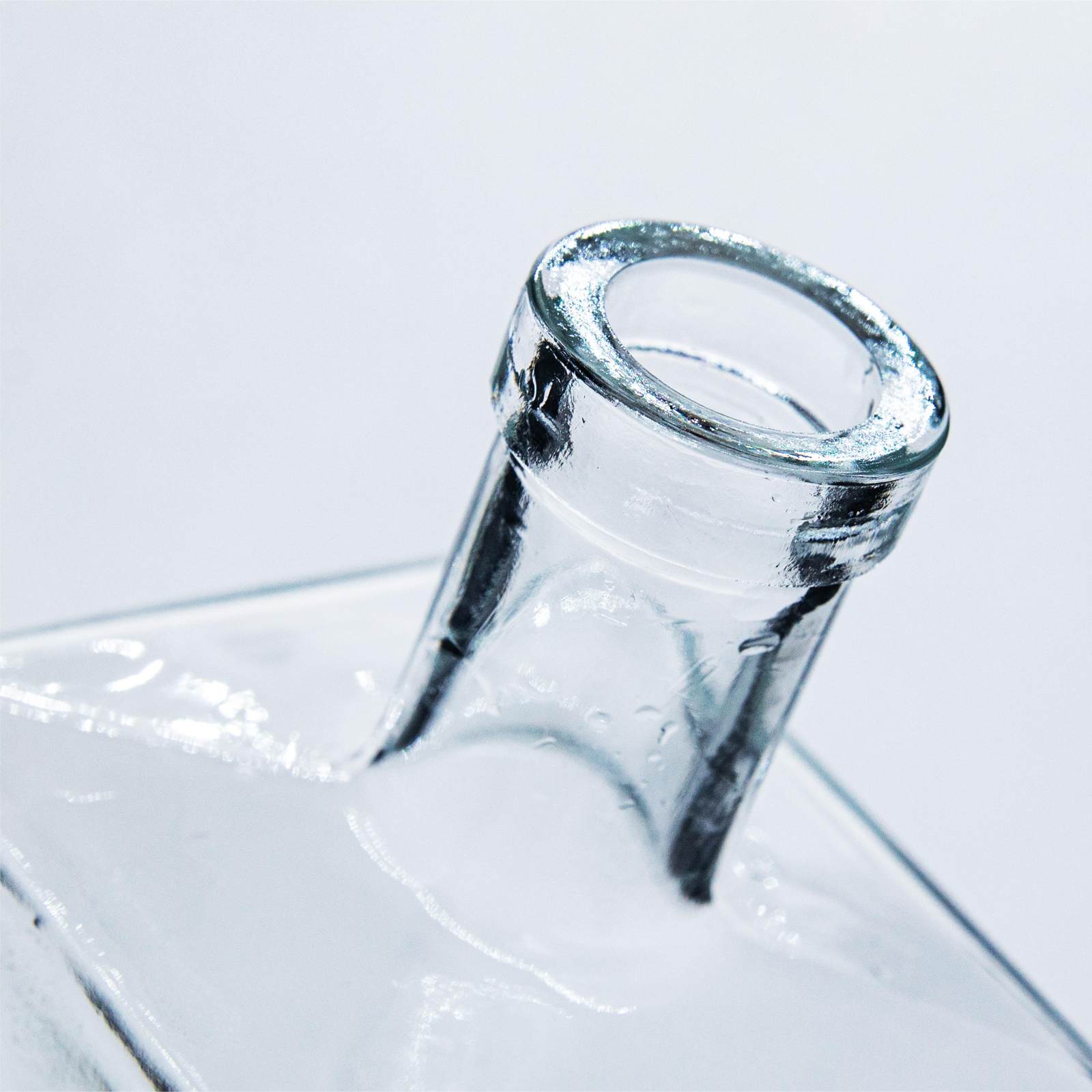 A15 Square glass whiskey bottle