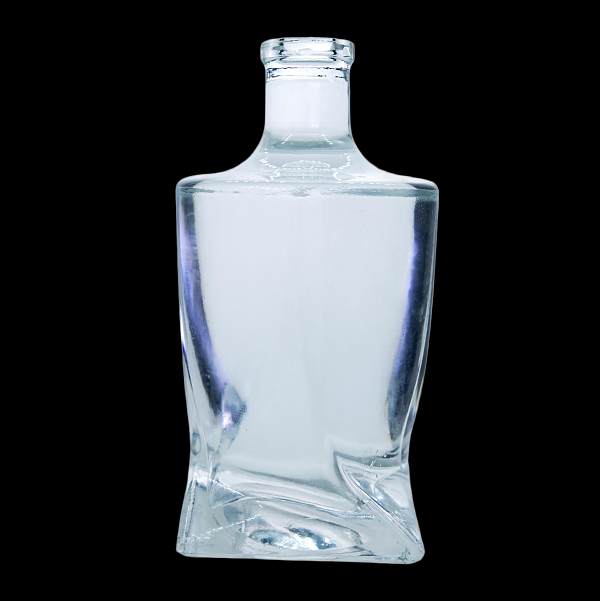 A21 Twisted Base Square Vodka Glass Bottle