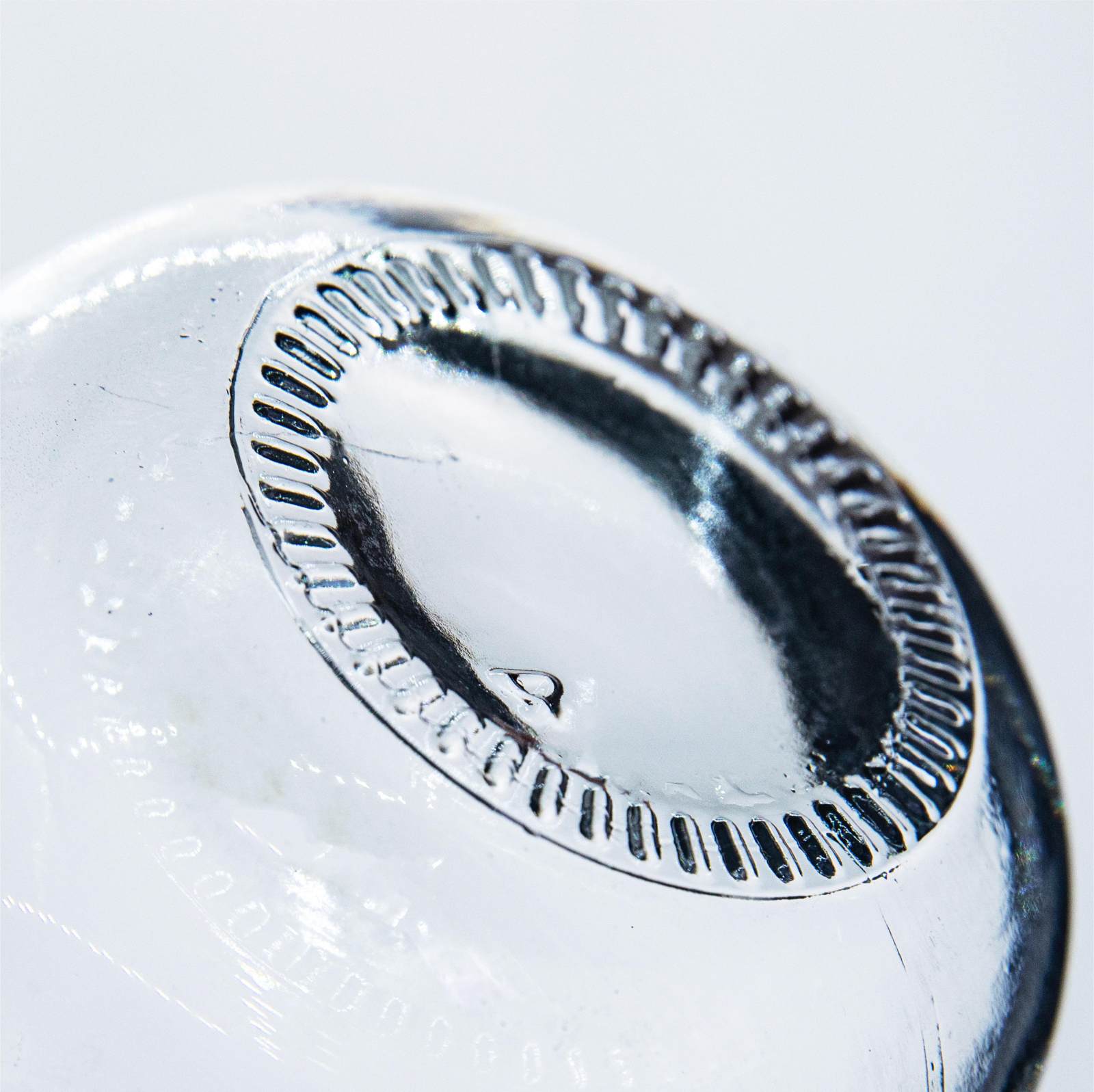 A36 Short round mini liquor bottle