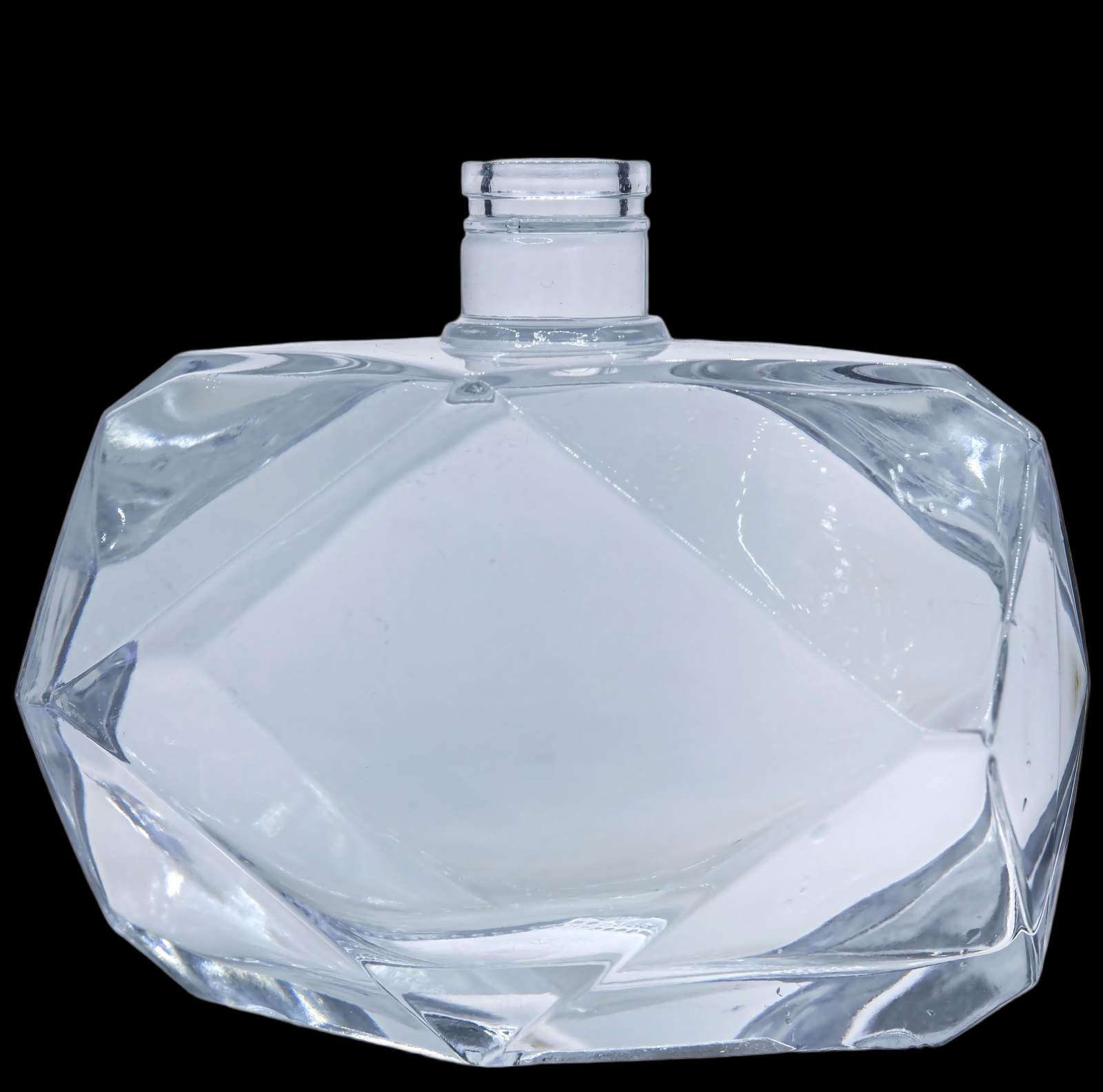 A39 Diamond Cut spirit glass bottle