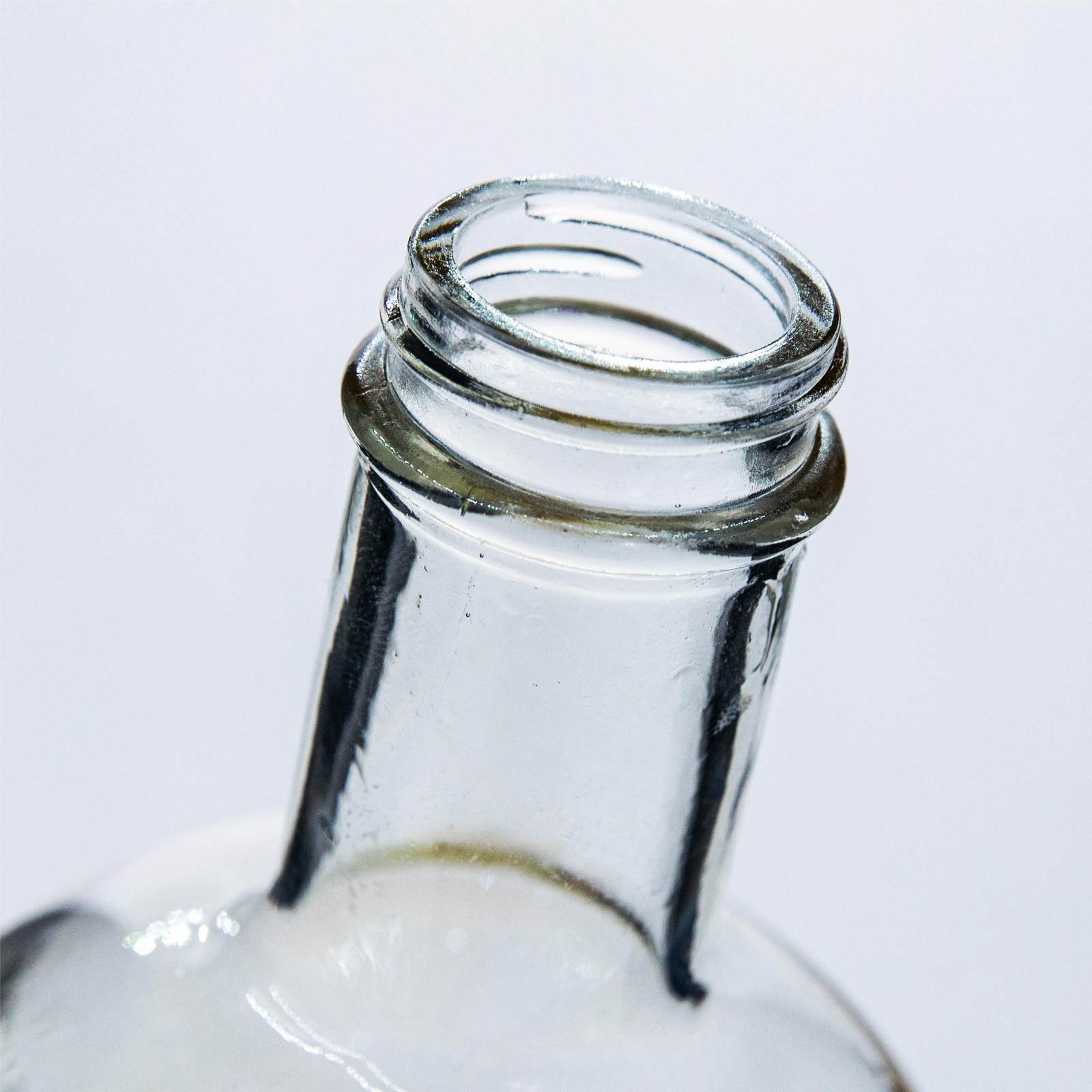 A41 Rounded Spirit Bottle