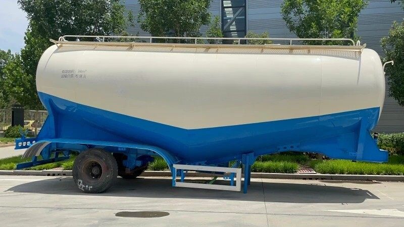 Como a demanda por reboques-tanque está mudando nos setores de logística de combustíveis, alimentos e produtos químicos