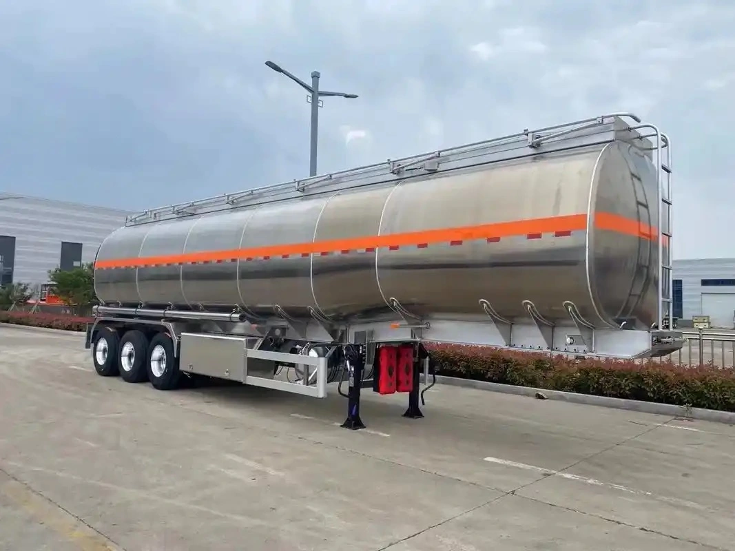 Semirreboque-tanque de combustível com pescoço de ganso de 3 eixos e 60000L