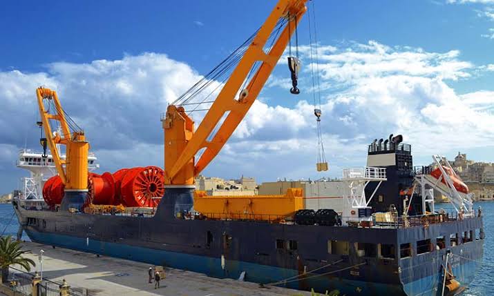 Troubleshooting Slow or Jerky Hoist and Slew Functions on Straight Boom Cranes