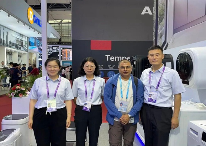 Xiaoya Household Appliances Debuts New Products at the 139th Canton Fair, Drawing Global Buyer Attention Xiaoya Household Appliances Debuts New Products at the 139th Canton Fair, Drawing Global Buyer Attention