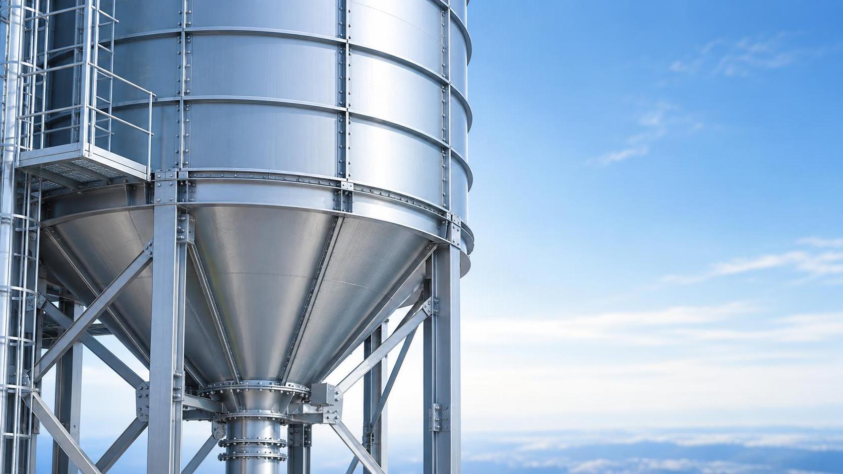 Does EN 1991-4 apply to structural design of dry bulk storage silos in EU markets?