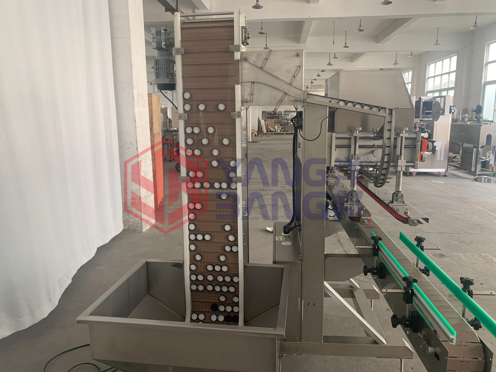 YB-CG120 Automatic Sealing Capping Machine Water Oil Plastic Bottle Cap Assembly Production Line