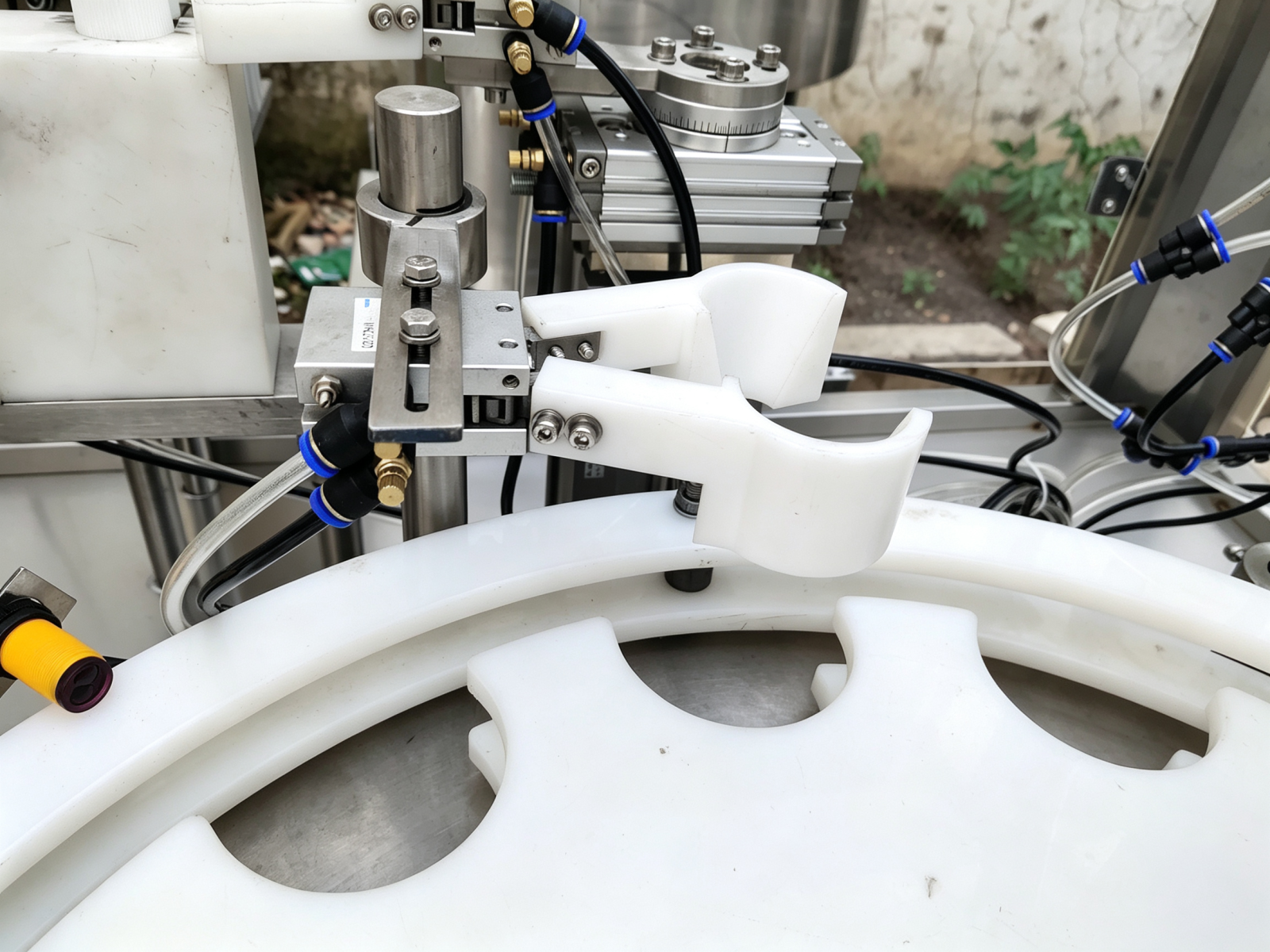 Full Auto Shampoo Filling Machine Liquid Detergent Bottle Filler Capping Machine for Cosmetic and Daily Necessities Industry