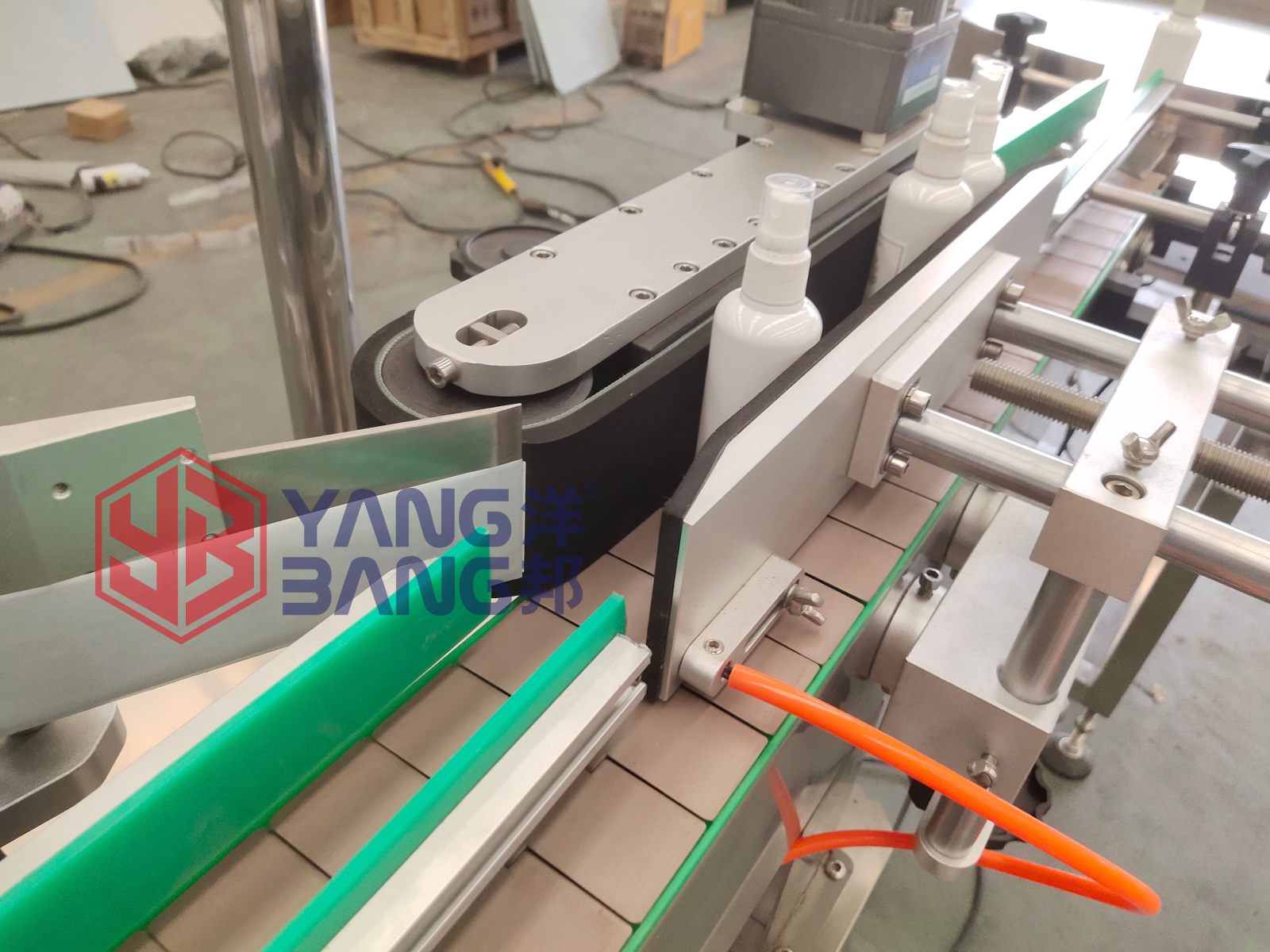 YB-LT80 Automatic Label Applicator Easy Size Changeover for Different Containers Adjustable Position Labeler for Packaging Line