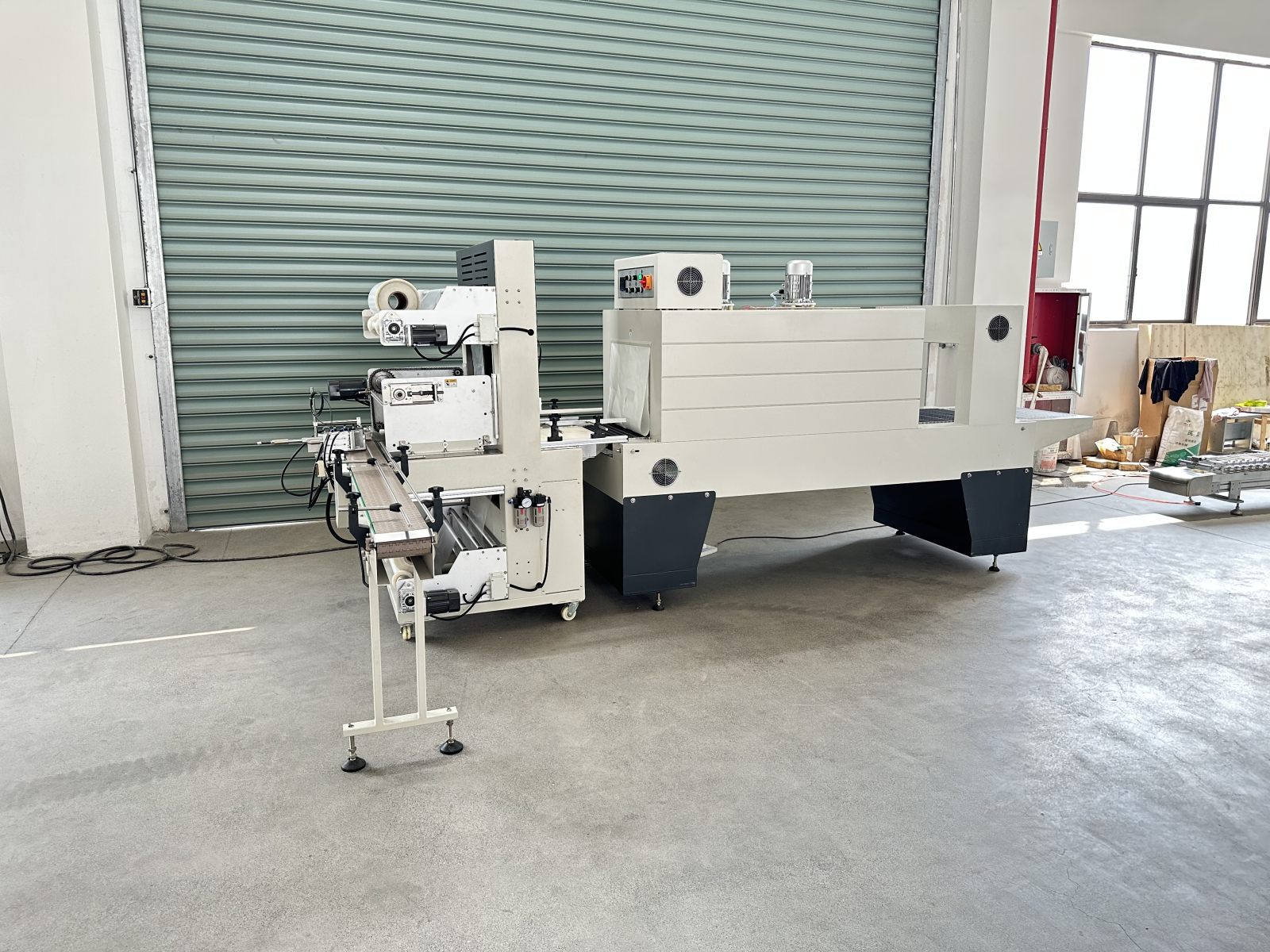 YB-FS800 Automatic Bottle Shrink Wrapping Machine with Heat Tunnel for Water Soda Beer Beverage PE Film Packing Machine