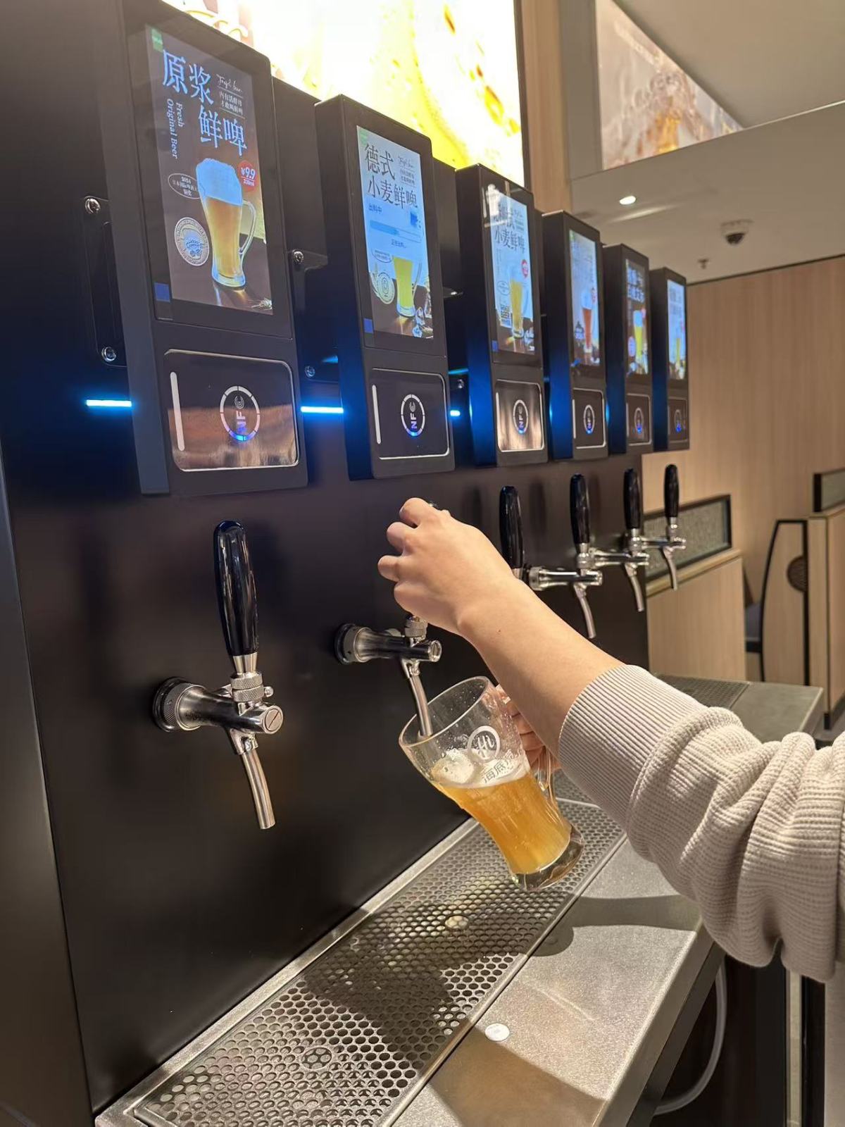p20260115101851c5854 card-swiping integrated draft beer Tap Systems (Customizable Size And Faucet Quantity)